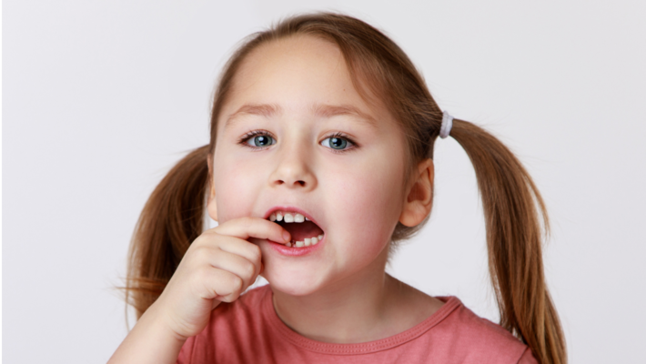 When to remove baby teeth, thereby making permanent teeth beautiful.
